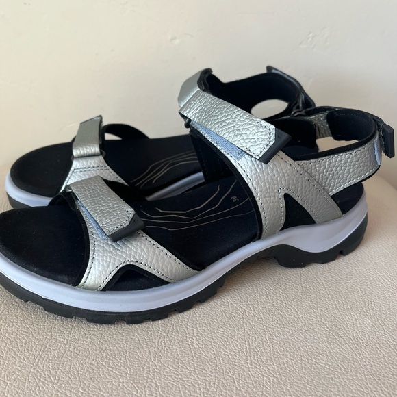 ECCO YUCATAN 2.0 Gray Leather Sport Sandals Women’s Size 8.5 - Picture 1 of 9
